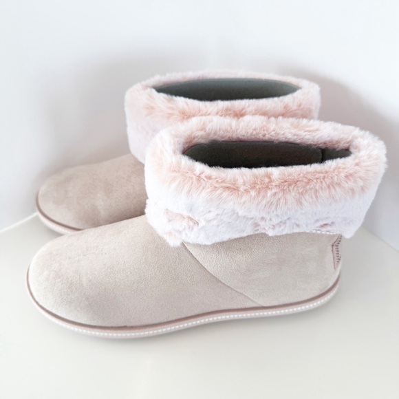 NWT Skechers Cozy Campfire Slipper Boots Faux Fur in Blush, Size 8.5 - Picture 4 of 9